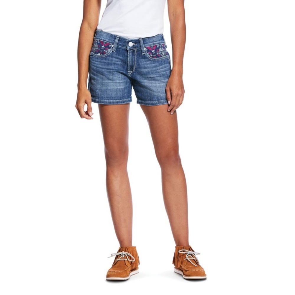 Ariat Women’s Boyfriend Mika 5" Short size 30